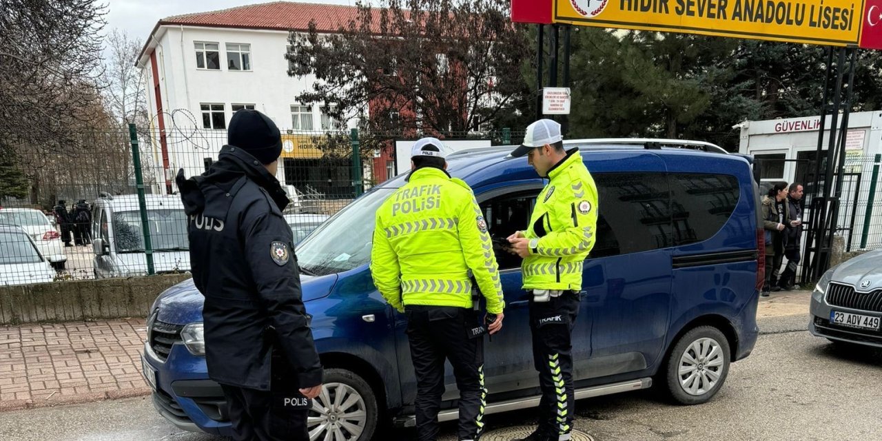 Elazığ'da Okul Önlerindeki Gizli Tehlikeler! Emniyet Neden Harekete Geçti