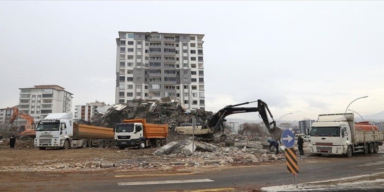 Deprem Bölgesinde Yapımı Hızla Devam Eden 307 Bin Konut Projesi"