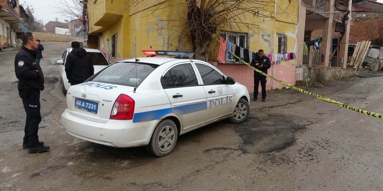 Taştepe Mahallesi'nde Kanlı Kavga: Sırtına Ateş Edilen Şahıs Hayati Tehlike İçinde!