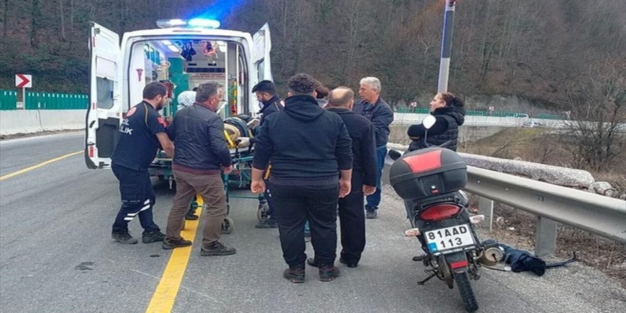 Korkutan Kaza: Motosiklet Bariyere Çarptı, Sürücü Yaralandı