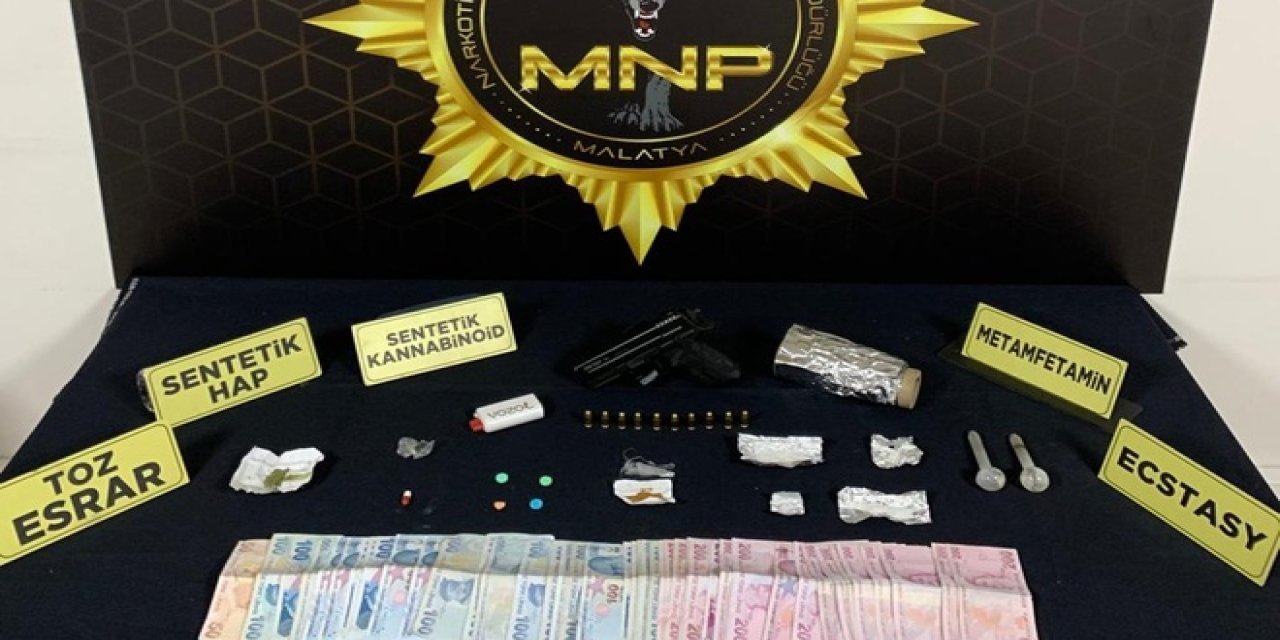 Malatya'da Sokak Satıcılarına Yönelik Operasyon: Uyuşturucu ve Silahlar Ele Geçirildi