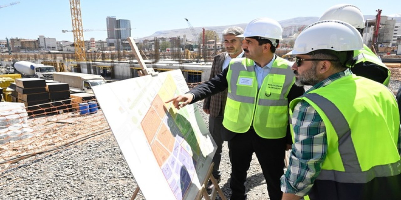 Battalgazi Belediye Başkanı Taşkın, Çarşı Projesi İnşaat Alanında İncelemelerde Bulundu