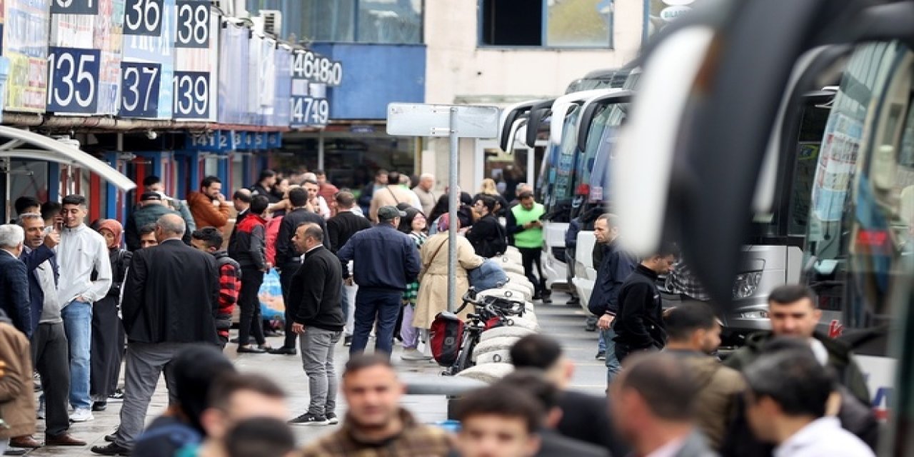 Büyük İstanbul Otogarı'nda bayram yoğunluğu sürüyor