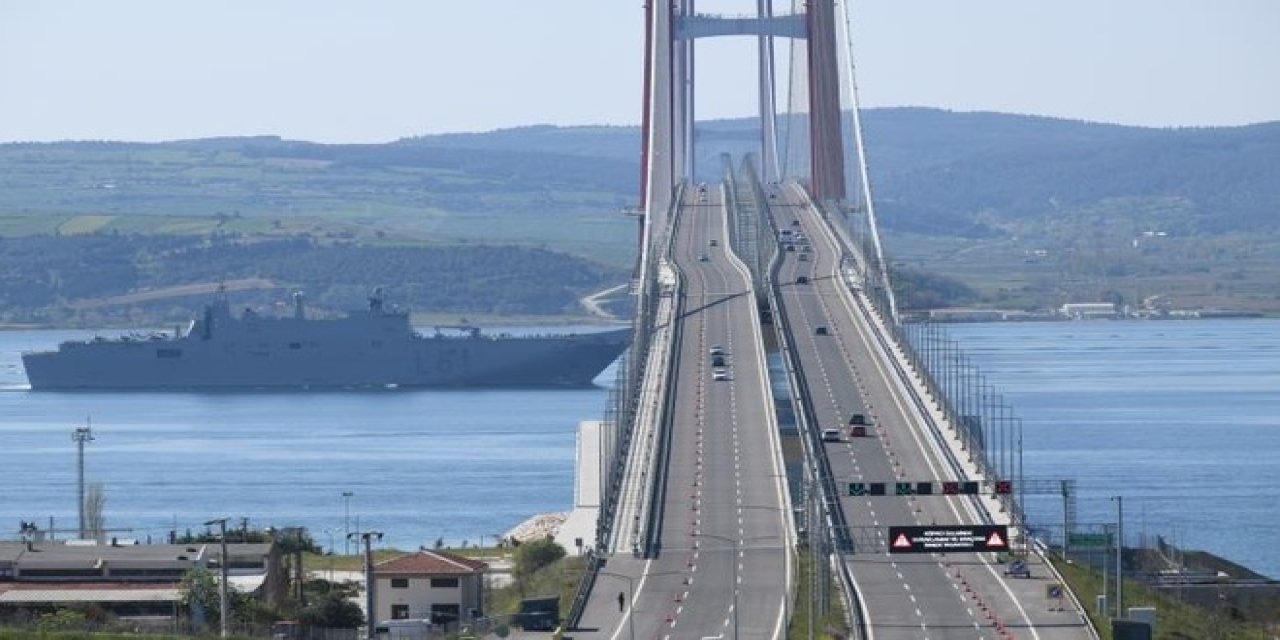 İspanya'nın amfibi hücum gemisi Çanakkale Boğazı'ndan geçti