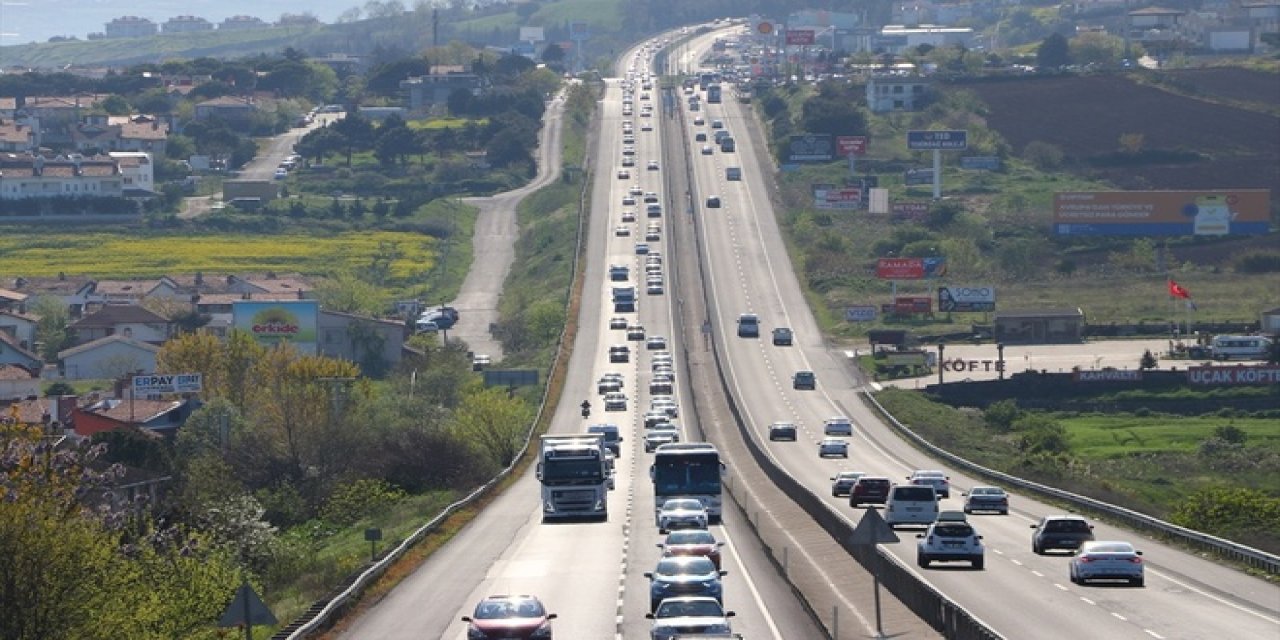 Tekirdağ-İstanbul kara yolunda önüş yoğunluğu yaşanıyor