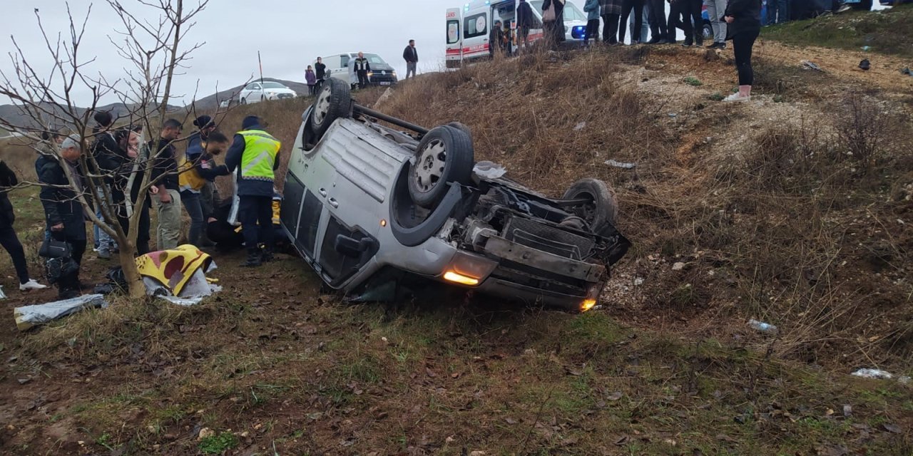 Malatya Doğanşehir'de Tekerleği Patlayan Otomobil Şarampole Uçtu: 8 Yaralı Var
