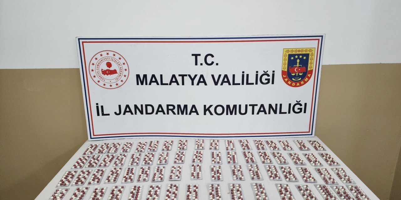 Malatya'da Jandarmanın Operasyonu: 260 Gram Esrar ve Binlerce Uyuşturucu Hap Ele Geçirildi