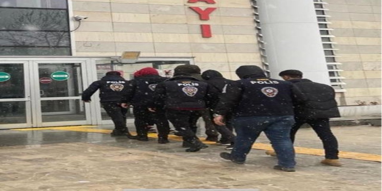 Elazığ'da Hesap Açtırıp, Yasadışı Bahiste Kullanma Operasyonu: 5 Şüpheli Gözaltında