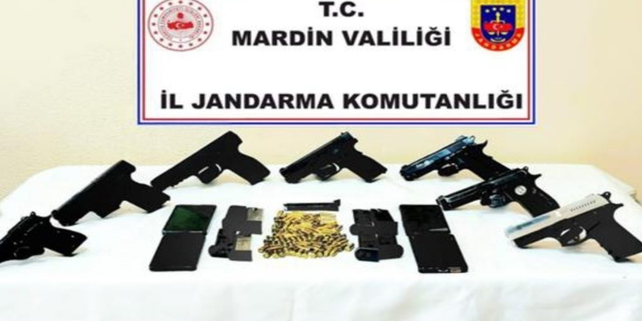 Mardin'de Suçla Mücadele Operasyonu: Ruhsatsız Tabancalar Ele Geçirildi