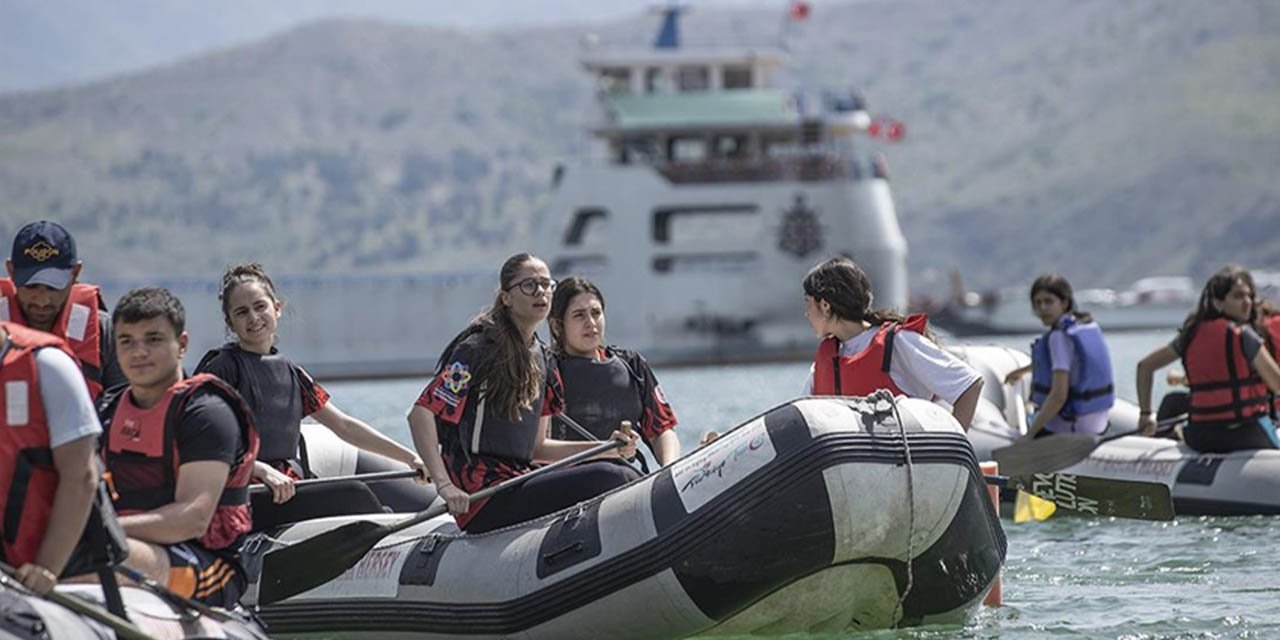 Tunceli'de Su Sporları Tutkunu Gençler Yeteneklerini Geliştiriyor