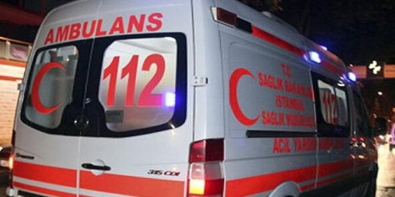 Mersin'de otomobil kaldırıma çarptı: Ölü ve yaralılar var