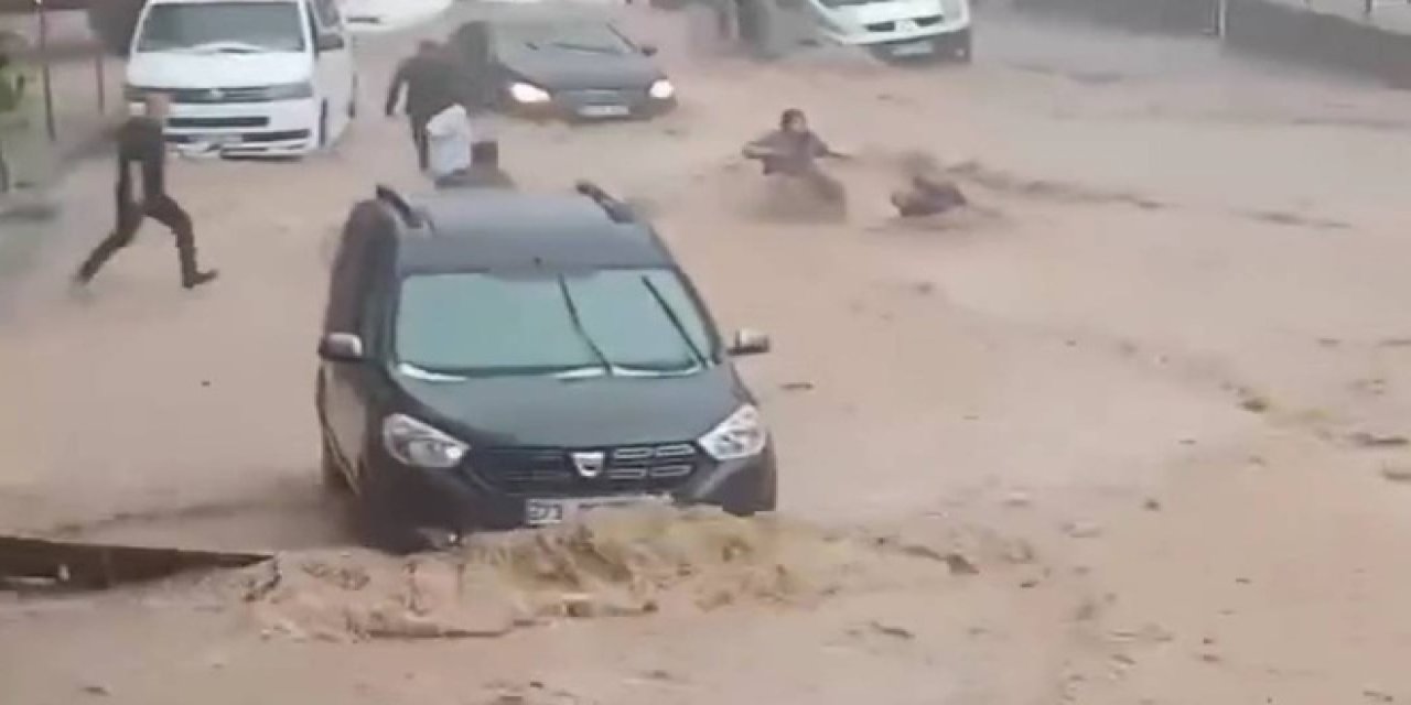 Şırnak Cizre'de Yağmur Felaketi: Sokaklar Sular Altında!