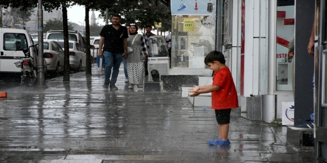 Erzurum'da temmuz ortasında sağanak etkili oldu