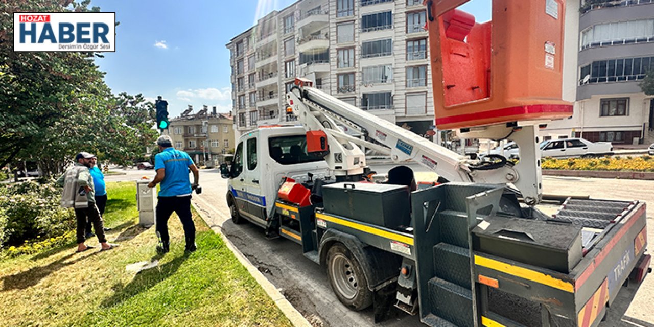 Hırsızlar kavşak kontrol cihazını çaldı