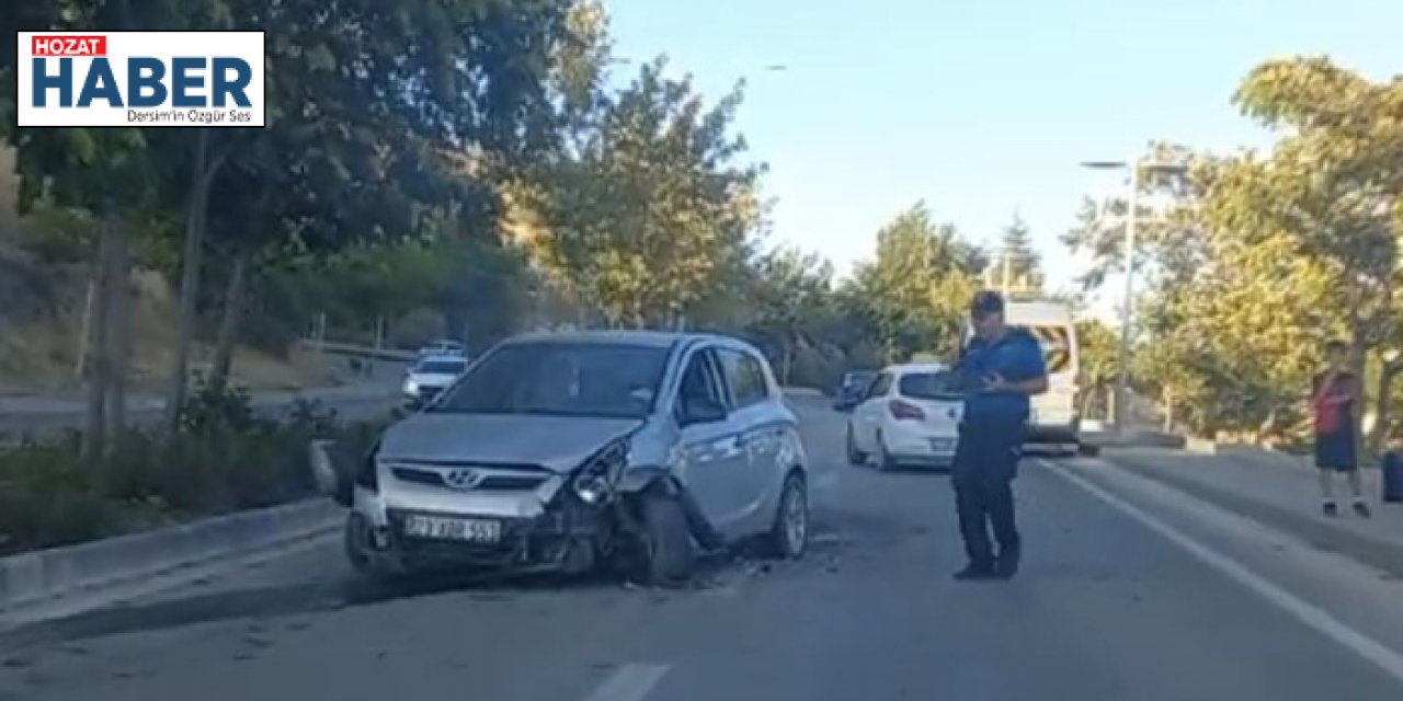 Elazığ'da Trafik Kazası: Minibüs ve Otomobil Çarpıştı, 1 Yaralı