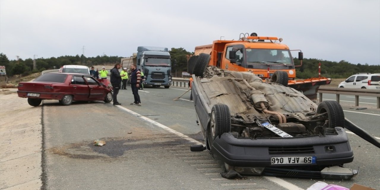 Kastamonu'da iki otomobilin çarpıştığı kazada 4 kişi yaralandı