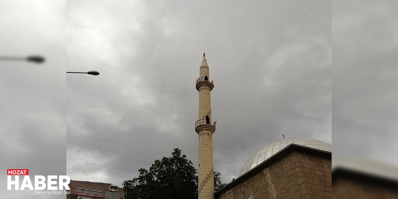 Solhan'da Yıldırım Şoku: Yeni Cami'nin Minaresine İsabet Etti!