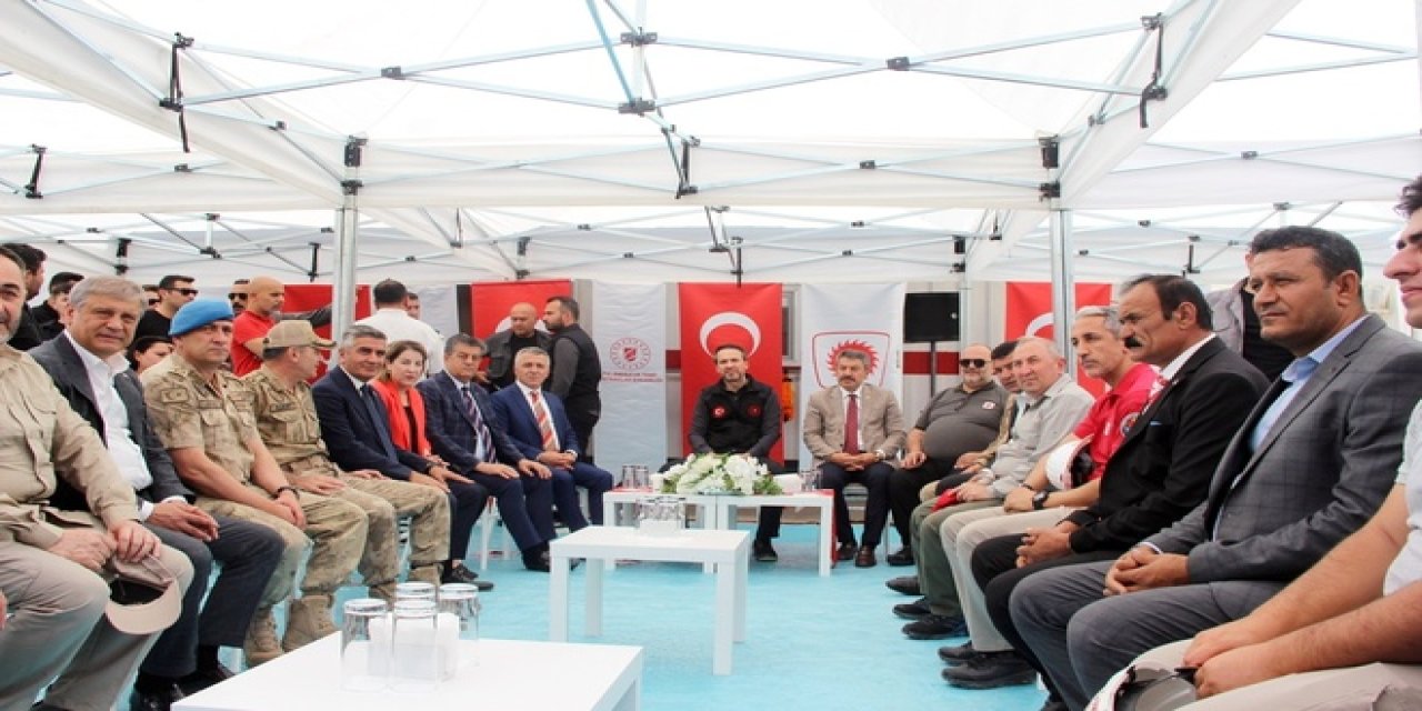 Enerji ve Tabii Kaynaklar Bakanı Alparslan Bayraktar, Şırnak'ta