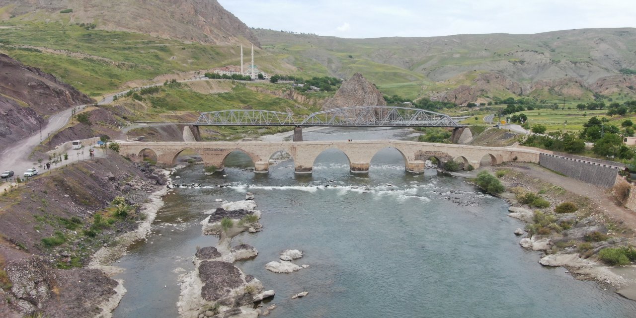 Ticaretin Kalbi: Palu Köprüsü'nün Hikayesi