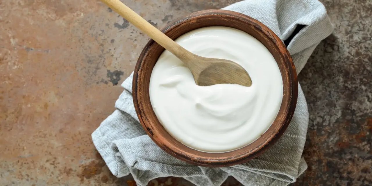Yana yakıla yoğurt mayası aramaya gerek yok: 22 yıllık aşçıdan mayasız, taş gibi yoğurt tarifi