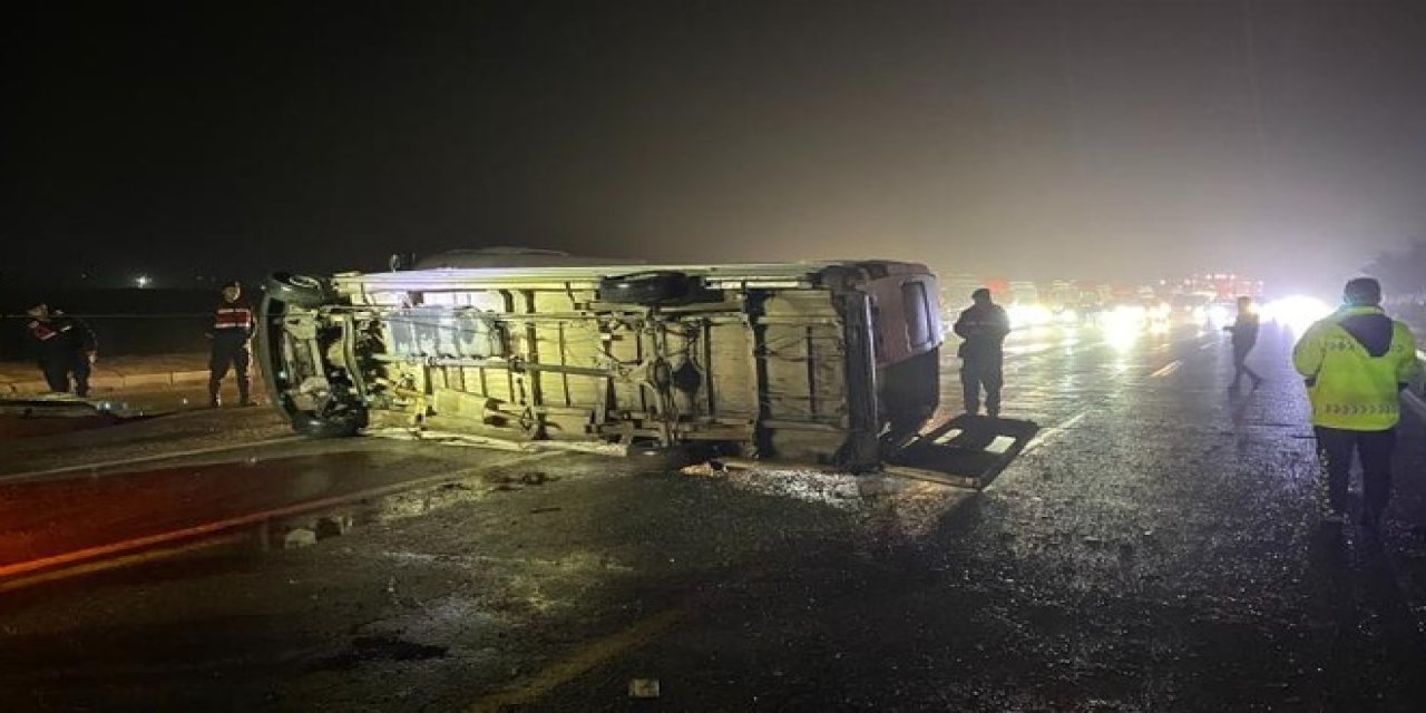 Diyarbakır-Elazığ Yolunda Minibüs Kazası: 13 Yaralı