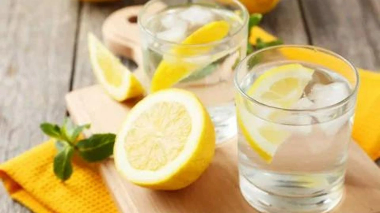 Tuncelililer sabah kalkar kalmaz limonlu su için! Canan Karatay açıkladı: Aç karnına limonlu su içilirse…