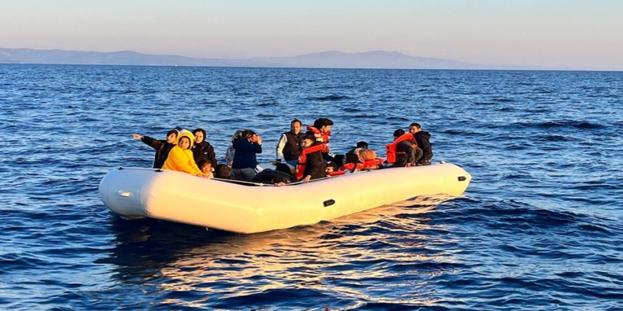 Yunan unsurlarınca ölüme terk edilen 14 kaçak göçmen kurtarıldı