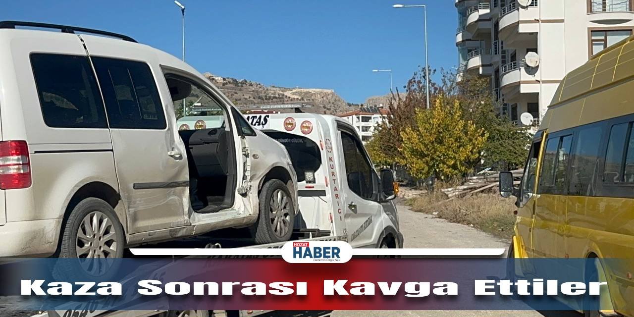 Öğrenci Servisi ve Araç Çarpıştı