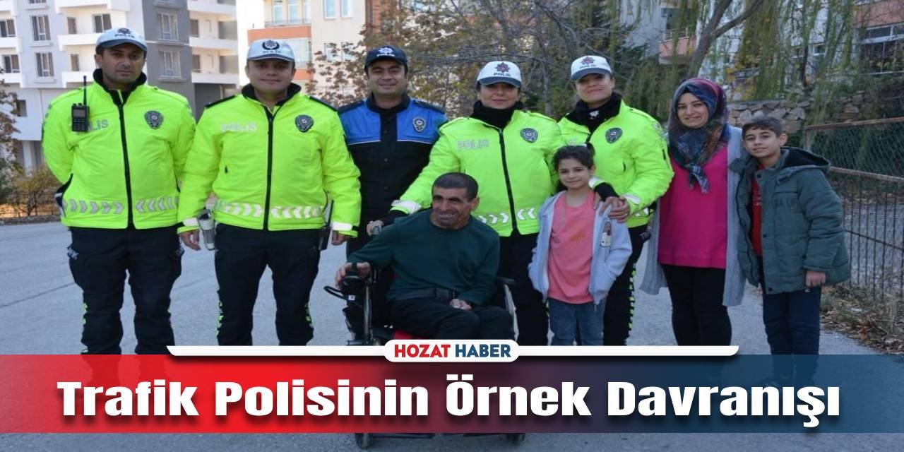 Trafik Polisinin Engelli Vatandaşa Örnek Yardımı Sevindirdi