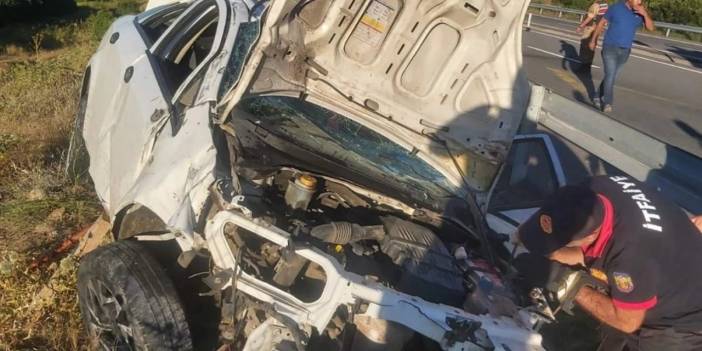 Bingöl'de bariyere çarpan otomobildeki 1 kişi öldü, 2 kişi yaralandı