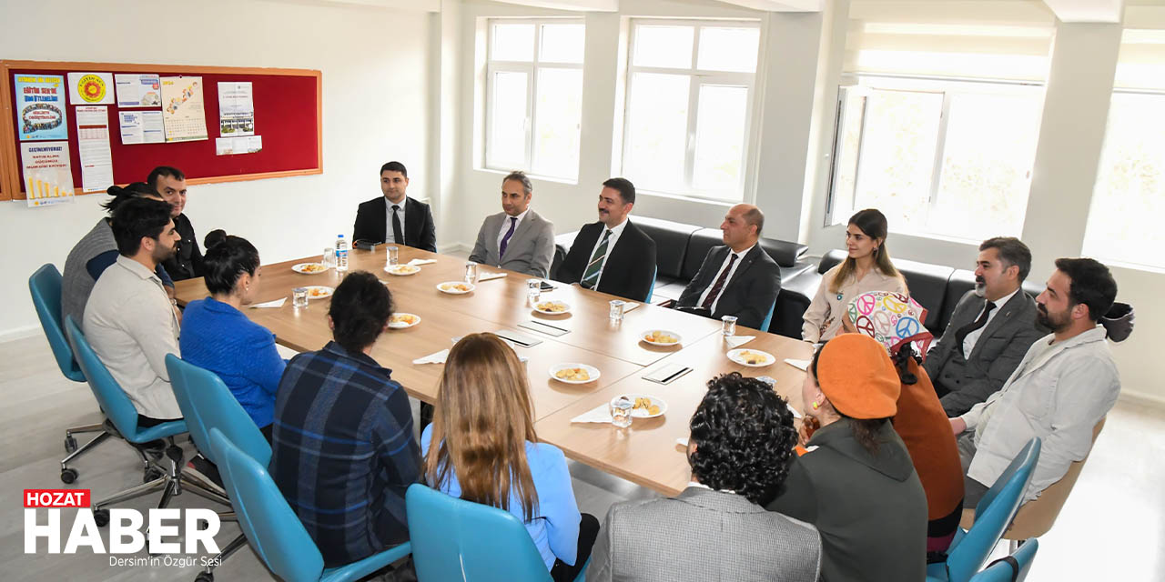 tunceli-valisi-bulent-tekbiyikoglu-tunceli-guzel-sanatlar-lisesini-ziyaret-ederek-ogrenci-ve-ogretmenlerle-bir-araya-geldi.jpg